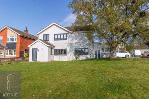 4 bedroom detached house for sale, Paddock Close, Belton, Great Yarmouth