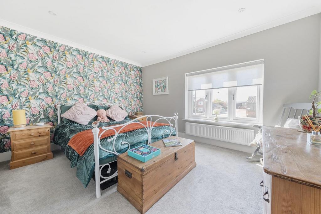 MASTER BEDROOM.jpg