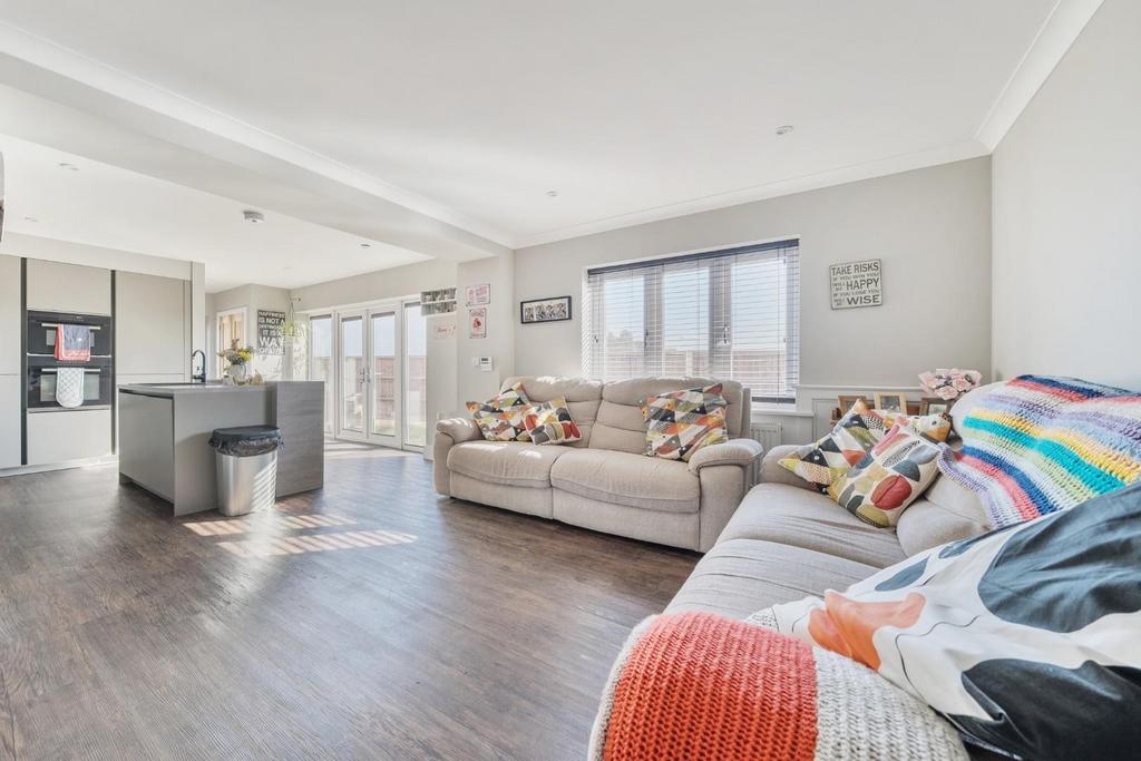 2nd view OPEN PLAN LOUNGE.jpg