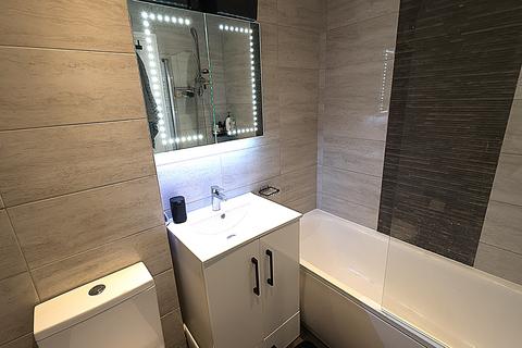2 bedroom flat for sale, Lake View Railway Terrace, Kings Langley WD4