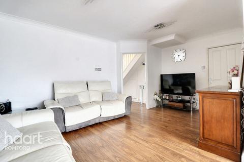 5 bedroom end of terrace house for sale, Gorseway, Romford, RM7 0SA