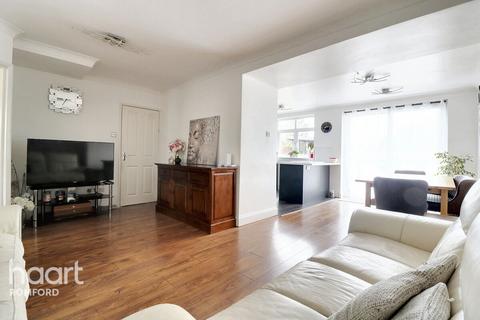 5 bedroom end of terrace house for sale, Gorseway, Romford, RM7 0SA