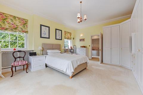 undefined, Steyning