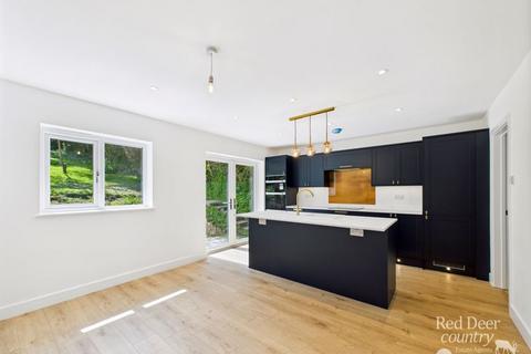 10 Quantock Grove, Williton, Taunton, TA4 4PD