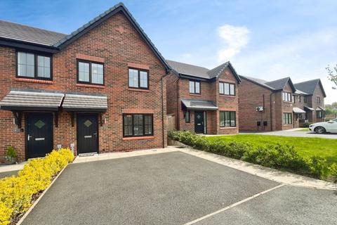 3 bedroom semi-detached house to rent, Keegan Drive, Worsley, Manchester