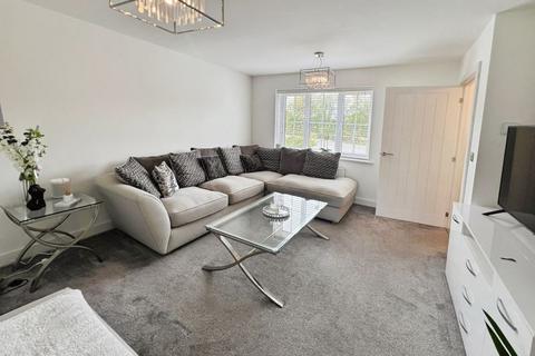 3 bedroom semi-detached house to rent, Keegan Drive, Worsley, Manchester