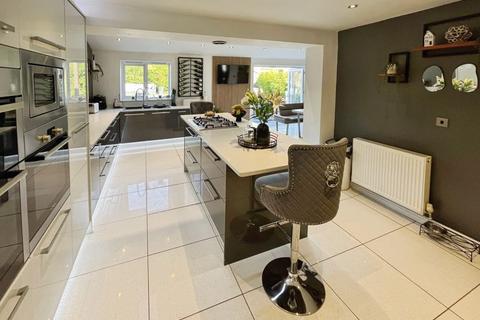 18 Elder Drive, Bolton, BL3 1AT