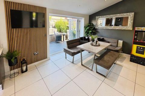18 Elder Drive, Bolton, BL3 1AT