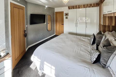 18 Elder Drive, Bolton, BL3 1AT