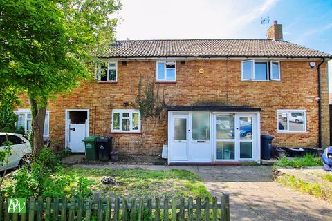4 Hillview Gardens, Cheshunt, Waltham Cross, EN8 0PH