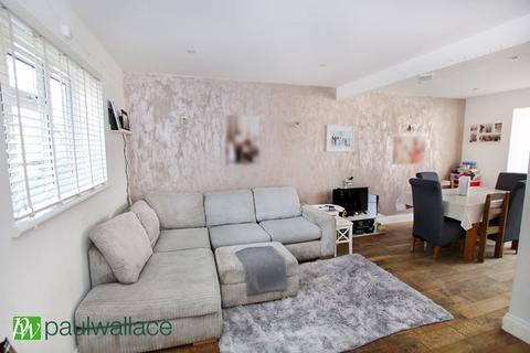 4 Hillview Gardens, Cheshunt, Waltham Cross, EN8 0PH
