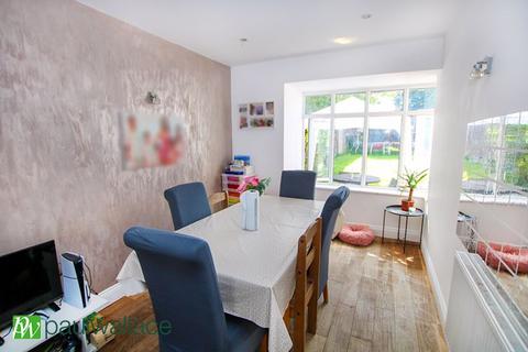 4 Hillview Gardens, Cheshunt, Waltham Cross, EN8 0PH