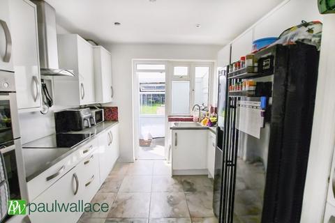 4 Hillview Gardens, Cheshunt, Waltham Cross, EN8 0PH