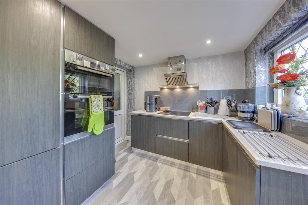 Further Kitchen