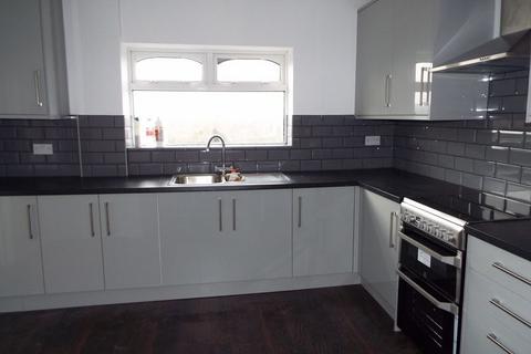 3 bedroom semi-detached house to rent, Highfield Road, Great Barr, Birmingham, B43 5AJ