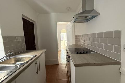 2 bedroom terraced house to rent, Lovatt Street, Stoke on Trent