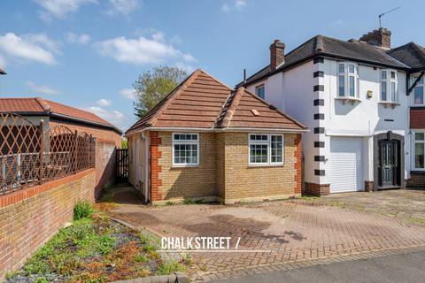 2 bedroom detached bungalow for sale, Hacton Lane, Hornchurch, RM12