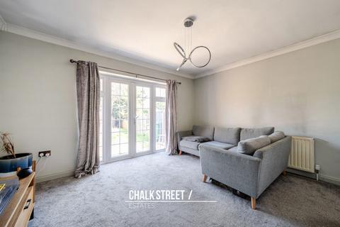 2 bedroom detached bungalow for sale, Hacton Lane, Hornchurch, RM12