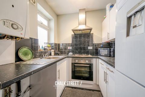 2 bedroom detached bungalow for sale, Hacton Lane, Hornchurch, RM12