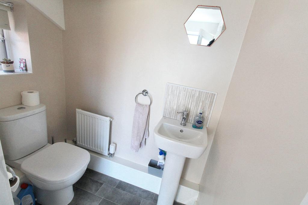 Downstairs wash room