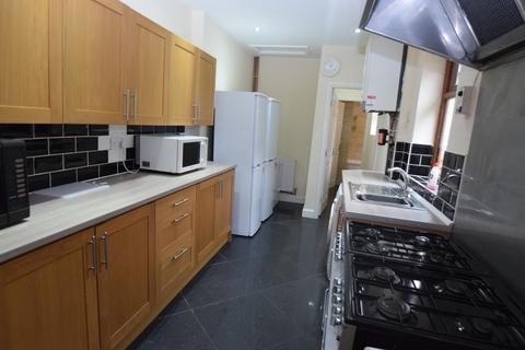 6 bedroom terraced house to rent, Seaford Street, Shelton, Stoke-On-Trent, ST4