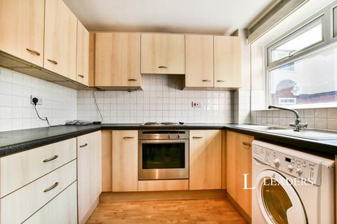 2 bedroom flat to rent, Constance Gardens, Salford, M5