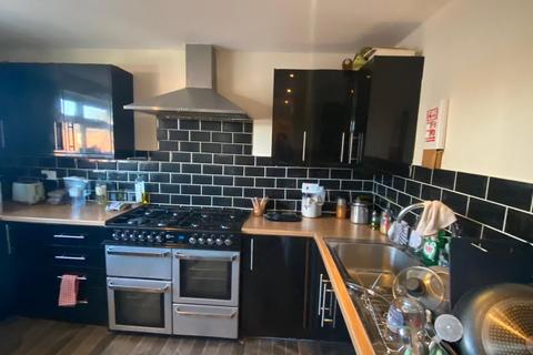 6 bedroom terraced house to rent, Cauldon Road, Shelton, Stoke-On-Trent, ST4