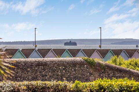 4 bedroom terraced house for sale, Marine Court, Southsea