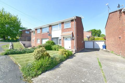 19 Rushden Way, Farnham, GU9 0QQ