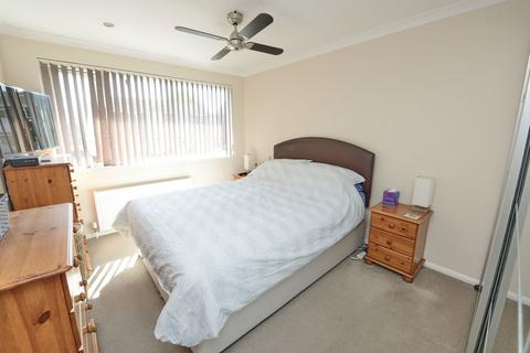 19 Rushden Way, Farnham, GU9 0QQ