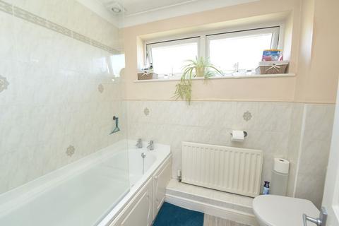 19 Rushden Way, Farnham, GU9 0QQ