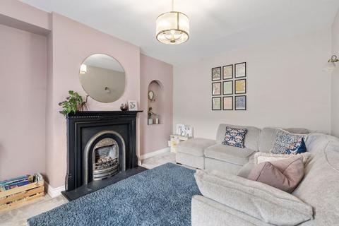 130 Otley Road, Guiseley, Leeds, LS20 8LZ