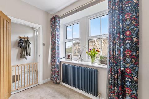 130 Otley Road, Guiseley, Leeds, LS20 8LZ