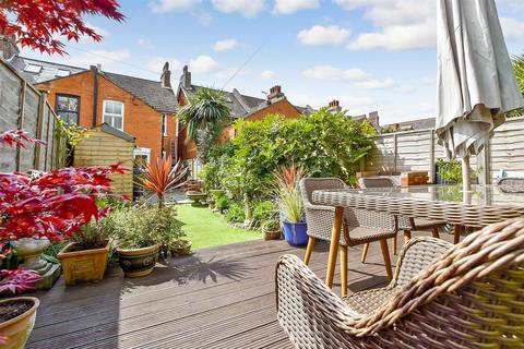 2 bedroom end of terrace house for sale, Seabrook Road, Hythe CT21