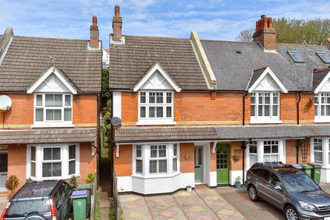 2 bedroom end of terrace house for sale, Seabrook Road, Hythe CT21