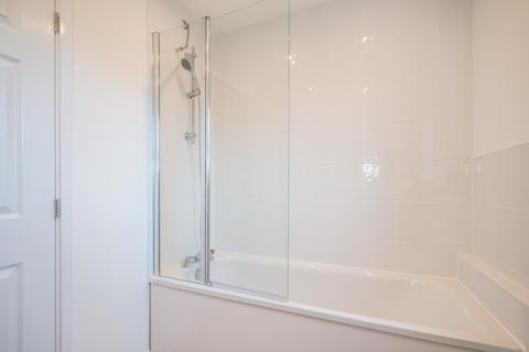 2 bedroom apartment to rent, at Albion Place, Barnabas Drive, Salford, M6 6AU M6