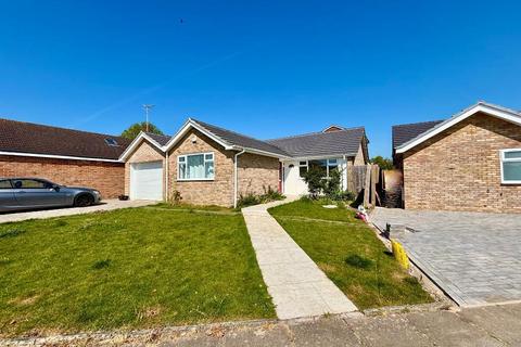 3 bedroom bungalow to rent - Hawthorne Road, Worthing, BN14 9LT