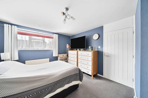 9 Libra Road, London, E13 0JE