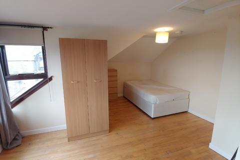 4 bedroom flat to rent, Upper Craigs, Stirling, FK8