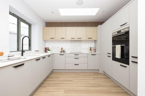 3 bedroom detached house for sale, Henry Street, Totterdown