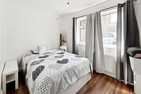 2 Mayfield Close, London, SE20 8EJ