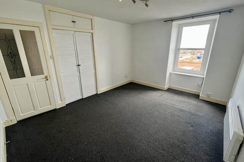 Studio to rent, 105 3/2 Clepington Road, ,