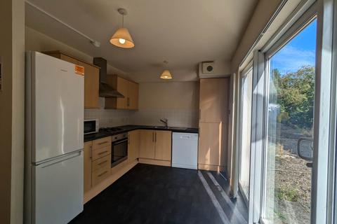 5 bedroom house to rent, 17 Friary Gardens, ,