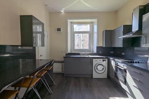 5 bedroom flat to rent, 1 G/1 Rustic Place, 1 Dudhope Street, ,