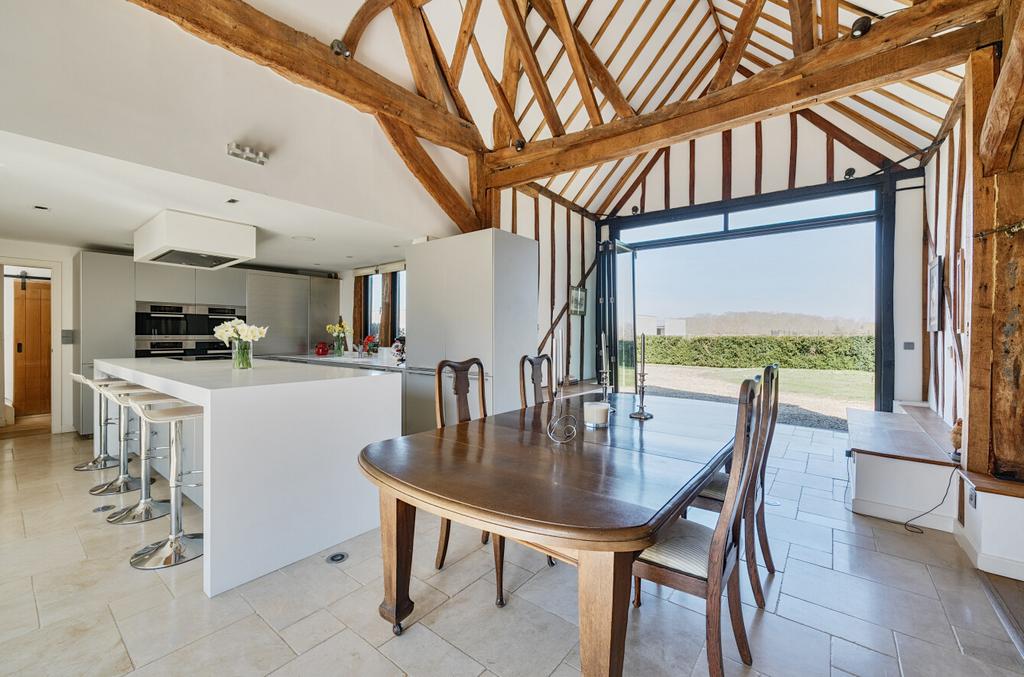 Kitchen/Dining Area