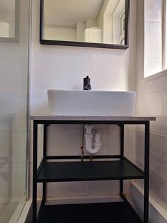 2 bedroom apartment to rent, Portland DT5