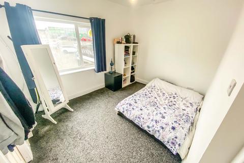 1 bedroom flat to rent, Flat,  Lower High Street, Cradley Heath