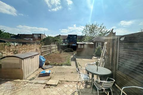 3 bedroom semi-detached house to rent, Leaver Gardens, Western Avenue, Greenford