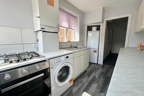 3 bedroom semi-detached house to rent, Leaver Gardens, Western Avenue, Greenford