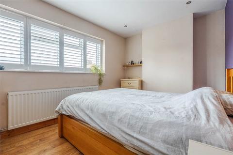 5 Bernard Close, Dunstable, LU5 4HL